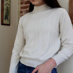 Vintage Cream Mockneck Sweater Size L